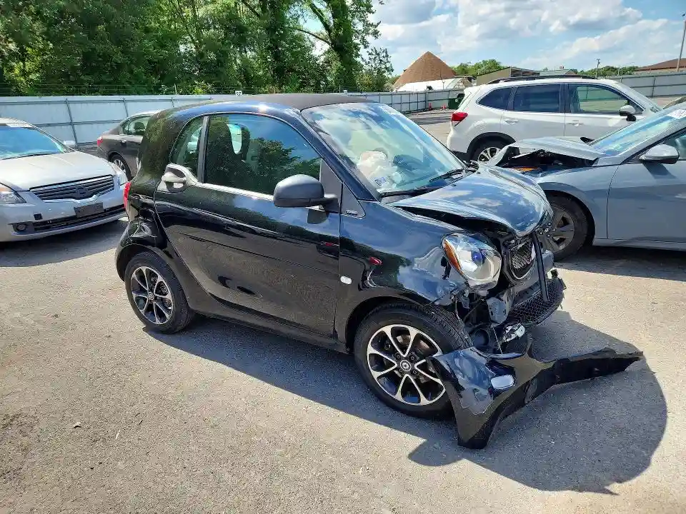 WMEFJ5DA9HK194665 2017 SMART FORTWO-3
