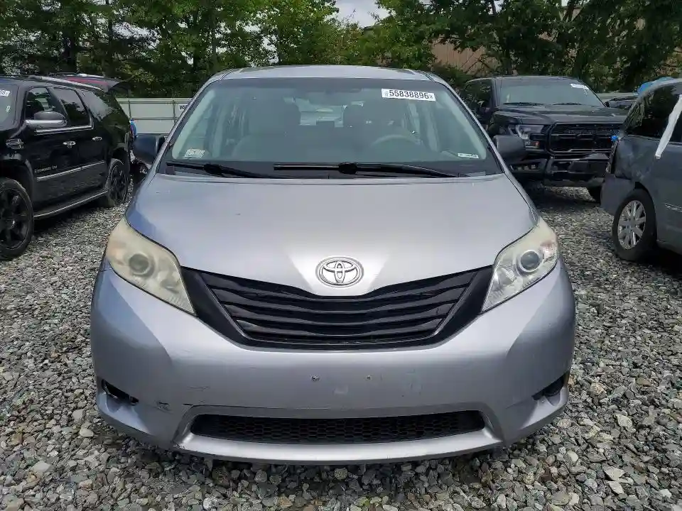 5TDZK3DC2DS365533 2013 TOYOTA SIENNA-4