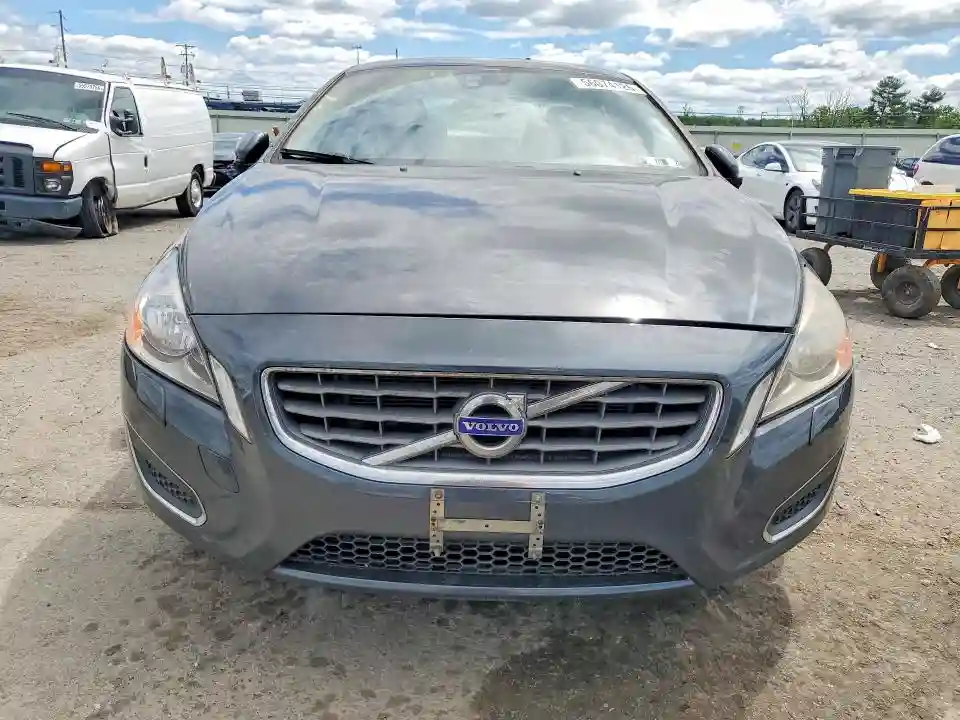 YV1612FH2D2186323 2013 VOLVO S60-4