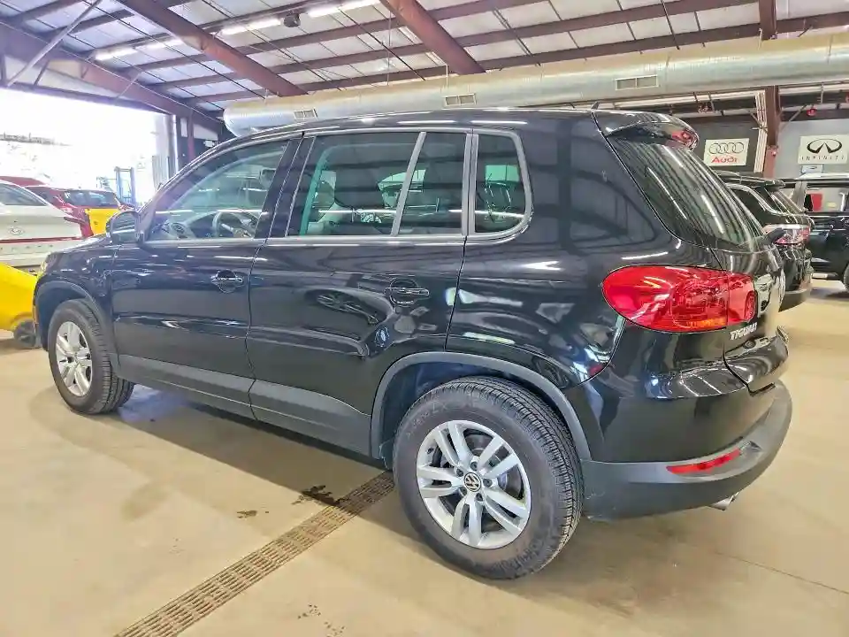 WVGAV7AX4CW578884 2012 VOLKSWAGEN TIGUAN-1
