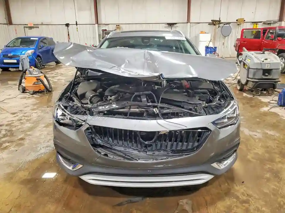 W04GV8SX9J1110768 2018 BUICK REGAL-4