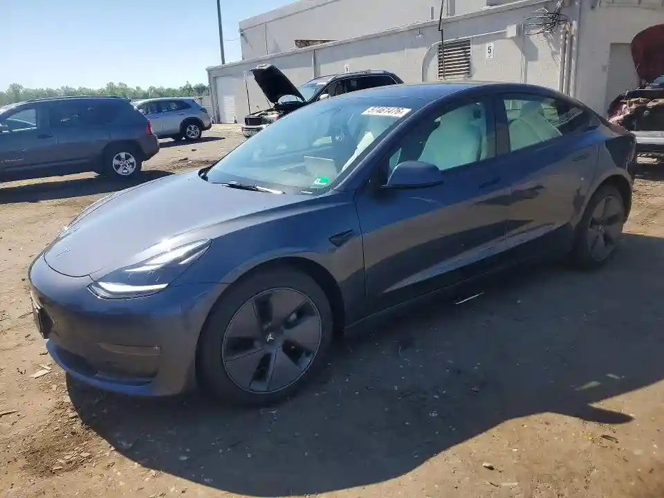 5YJ3E1EB4NF339450 2022 TESLA MODEL 3-0