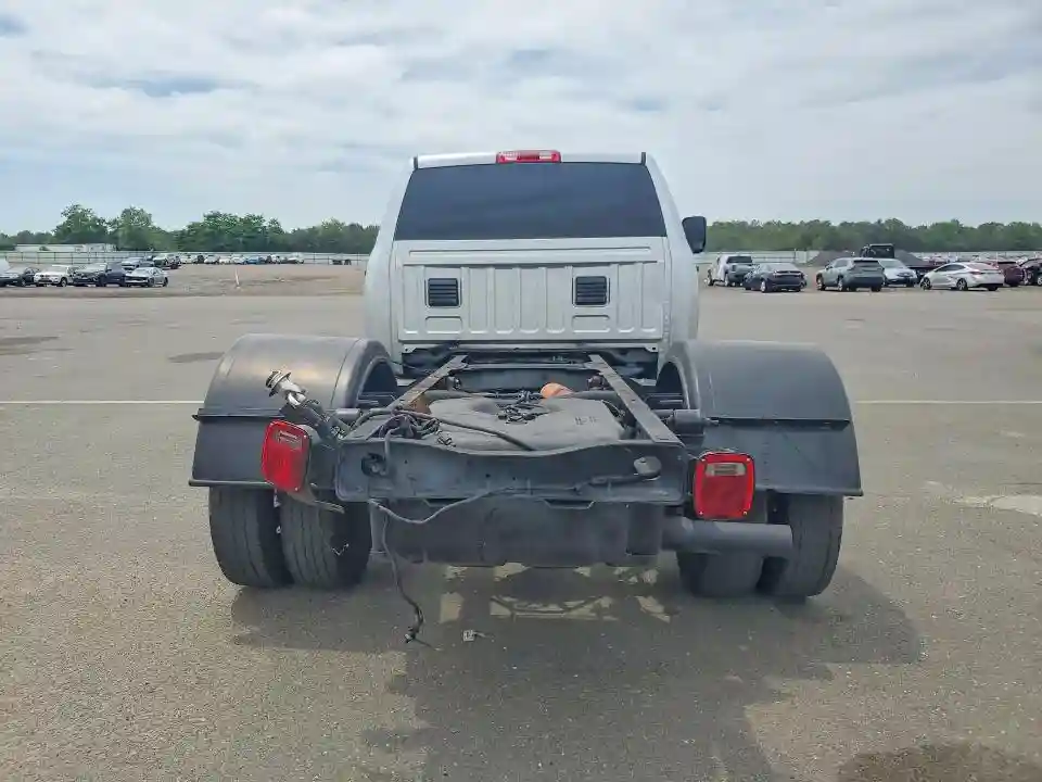 3C7WRTCL9FG592898 2015 RAM 3500-5