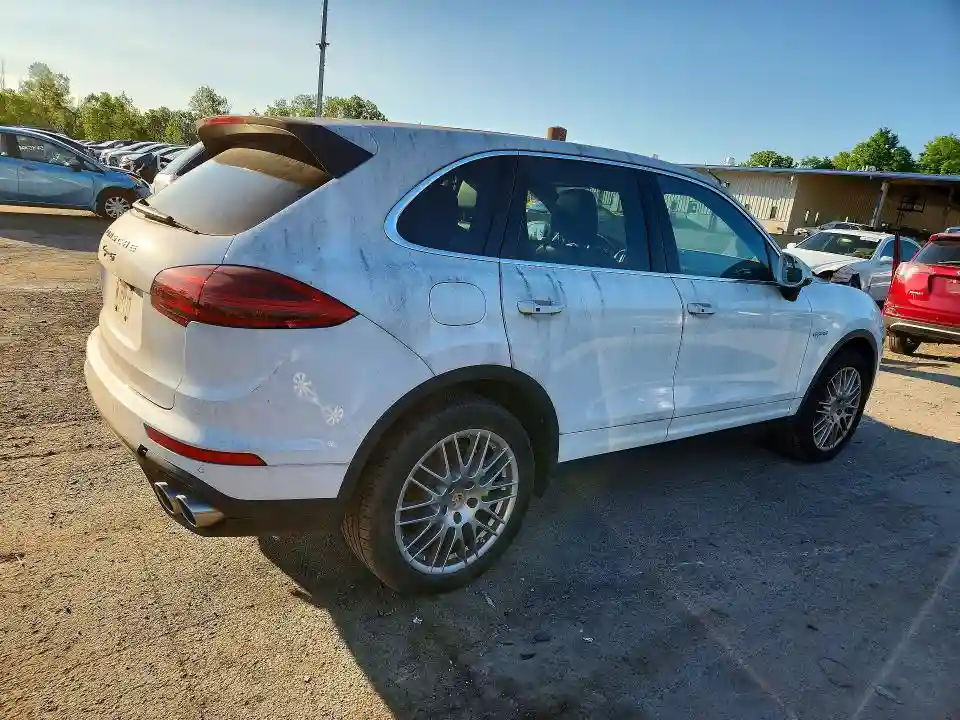 WP1AE2A21GLA58031 2016 PORSCHE CAYENNE-2