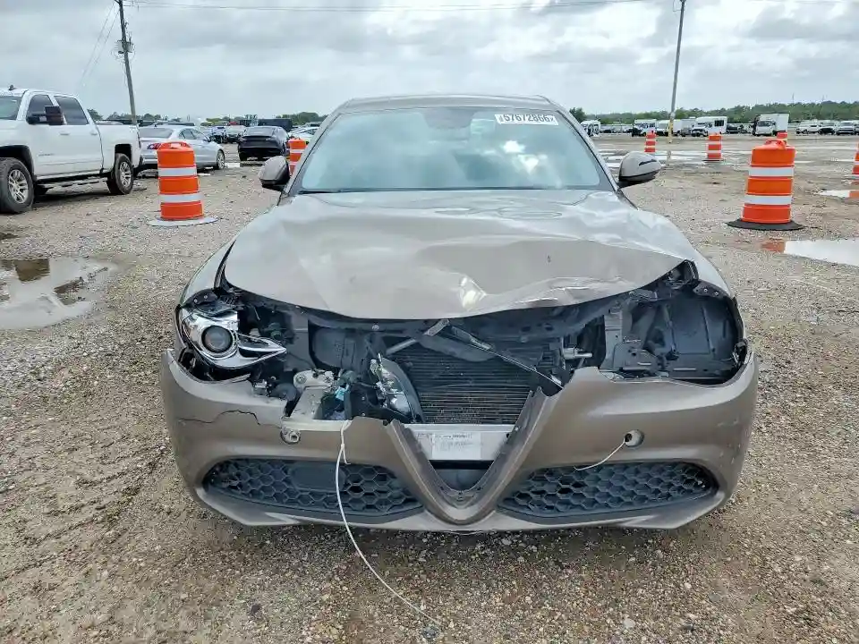 ZARFAMAN1K7600891 2019 ALFA ROMEO GIULIA-4