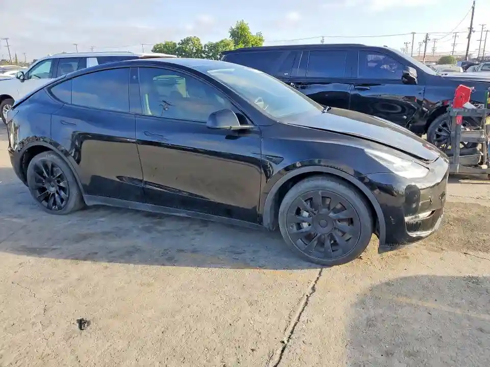 5YJYGAEE9MF137910 2021 TESLA MODEL Y-3