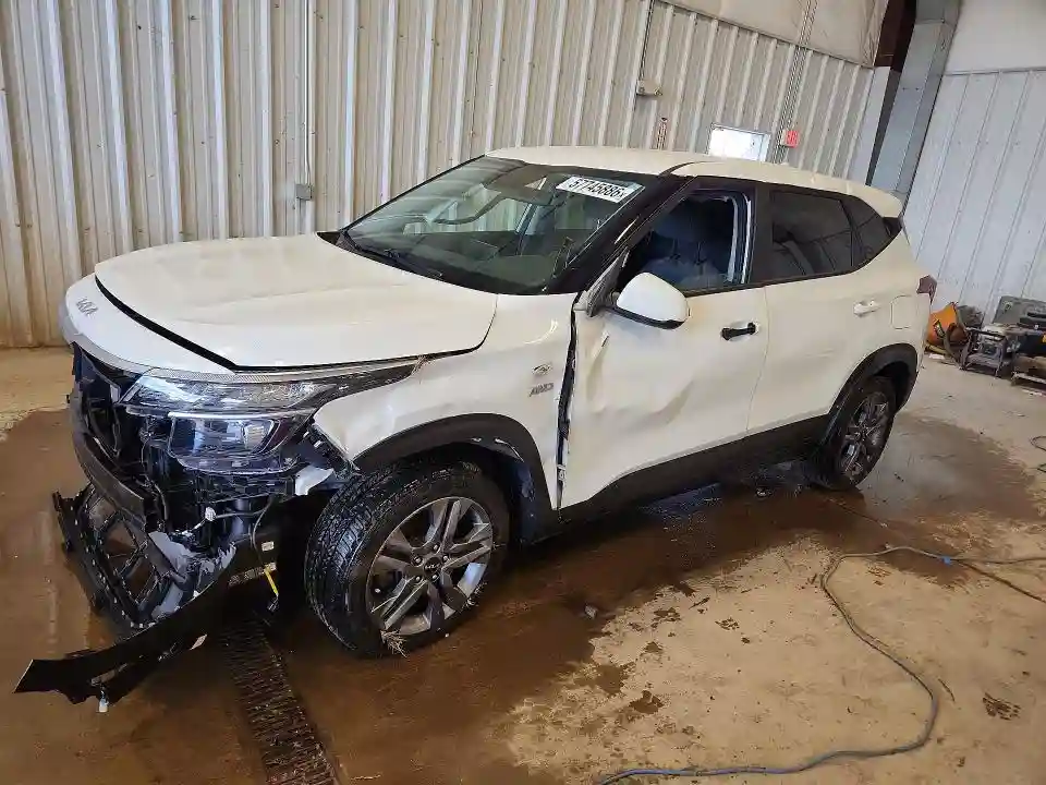 KNDEPCAAXP7438438 2023 KIA SELTOS-0