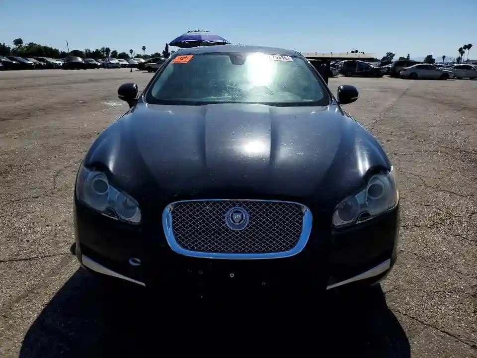 SAJWA0HE8BMR88679 2011 JAGUAR XF-4