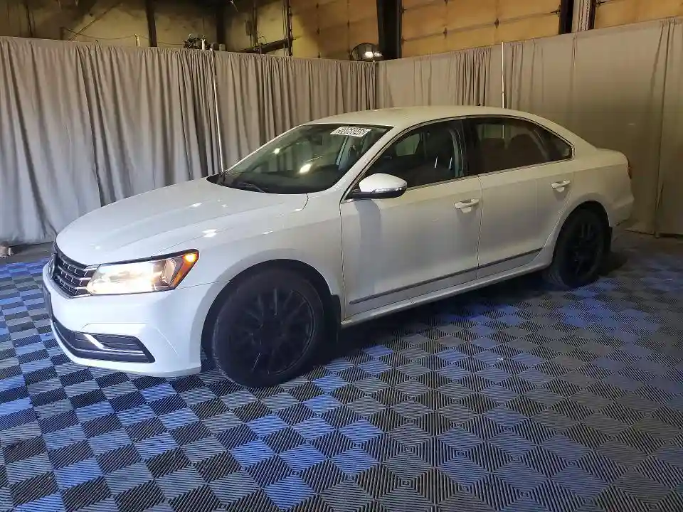 1VWAT7A32HC064190 2017 VOLKSWAGEN PASSAT-0
