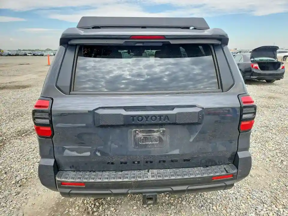 JTEVA5BR4S5042118 2025 TOYOTA 4RUNNER-5