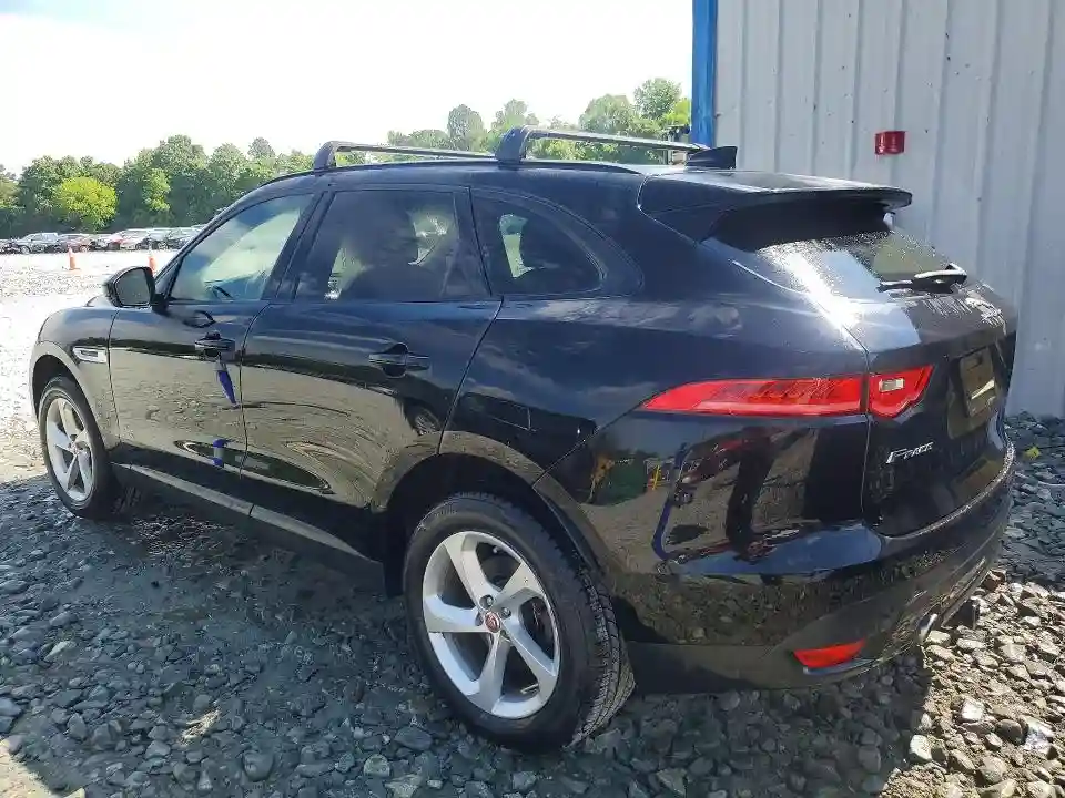 SADCJ2BV7HA058616 2017 JAGUAR F-PACE-1