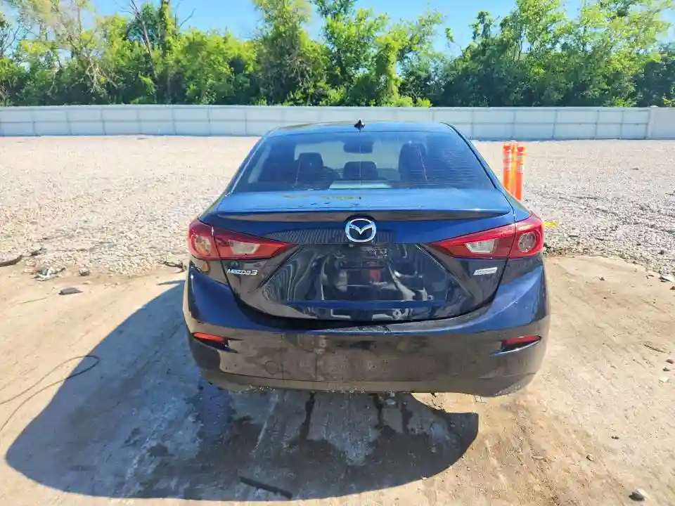 3MZBN1W32JM210791 2018 MAZDA 3-5