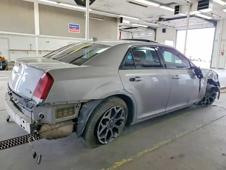 2C3CCAGG3JH293746 2018 CHRYSLER 300-2