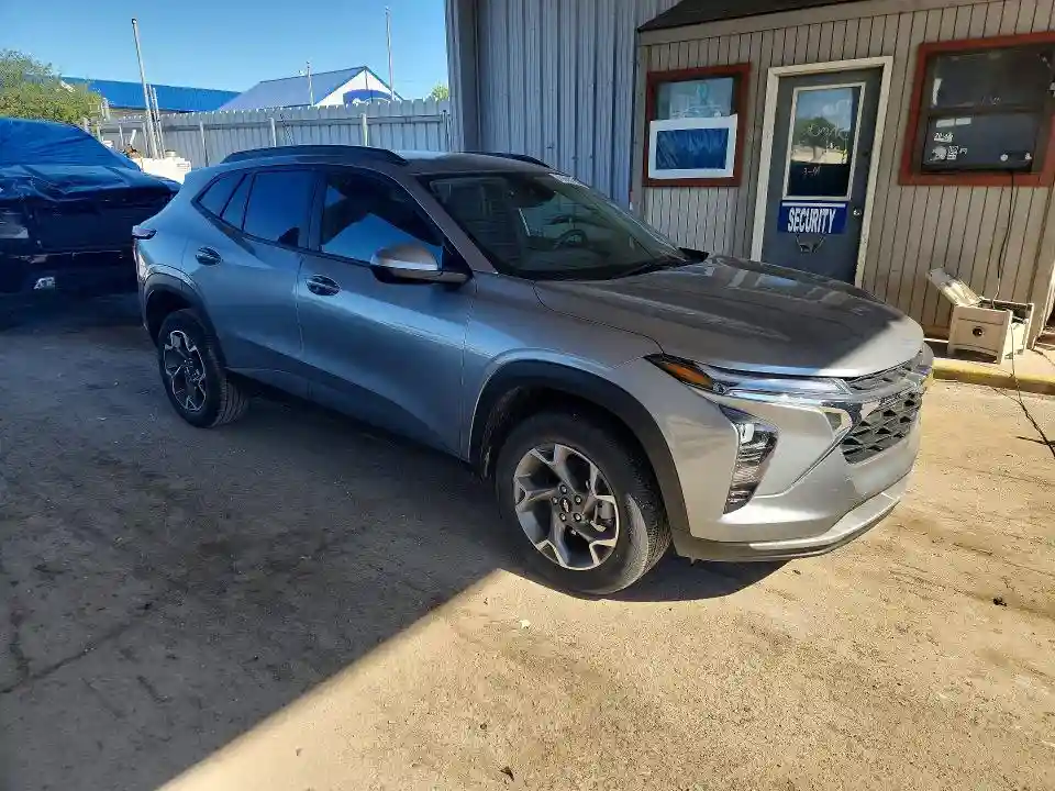 KL77LHEPXSC162601 2025 CHEVROLET TRAX-3