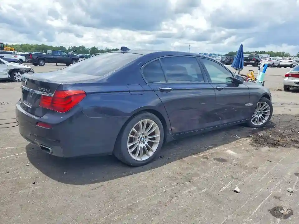 WBAYE4C57ED137940 2014 BMW 7 SERIES-2