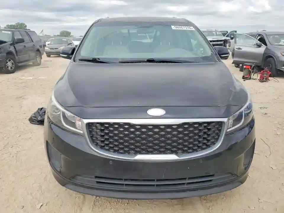 KNDMB5C11J6398637 2018 KIA SEDONA-4
