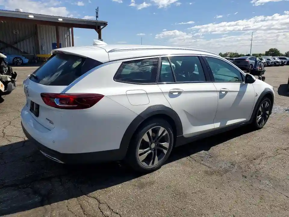 W04GU8SX5J1132141 2018 BUICK REGAL-2