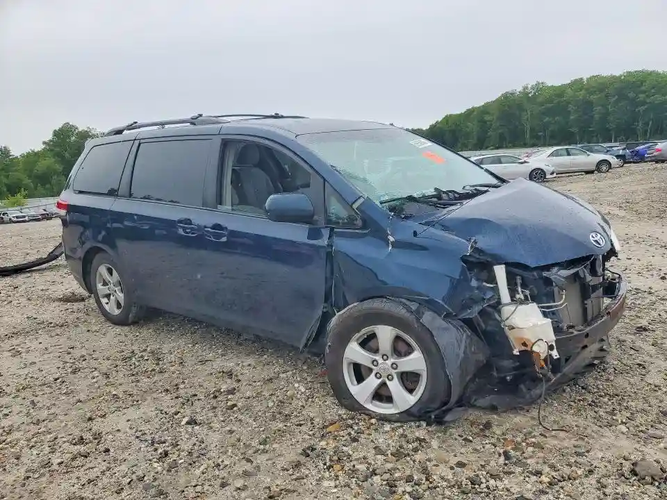 5TDKK3DC8BS045597 2011 TOYOTA SIENNA-3