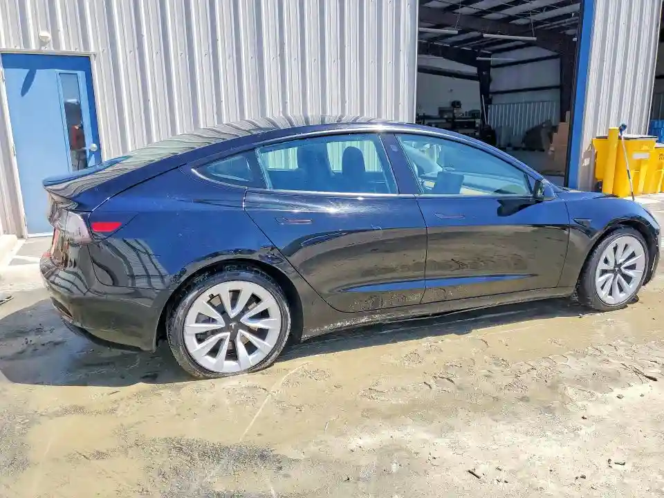 5YJ3E1EAXNF188623 2022 TESLA MODEL 3-2