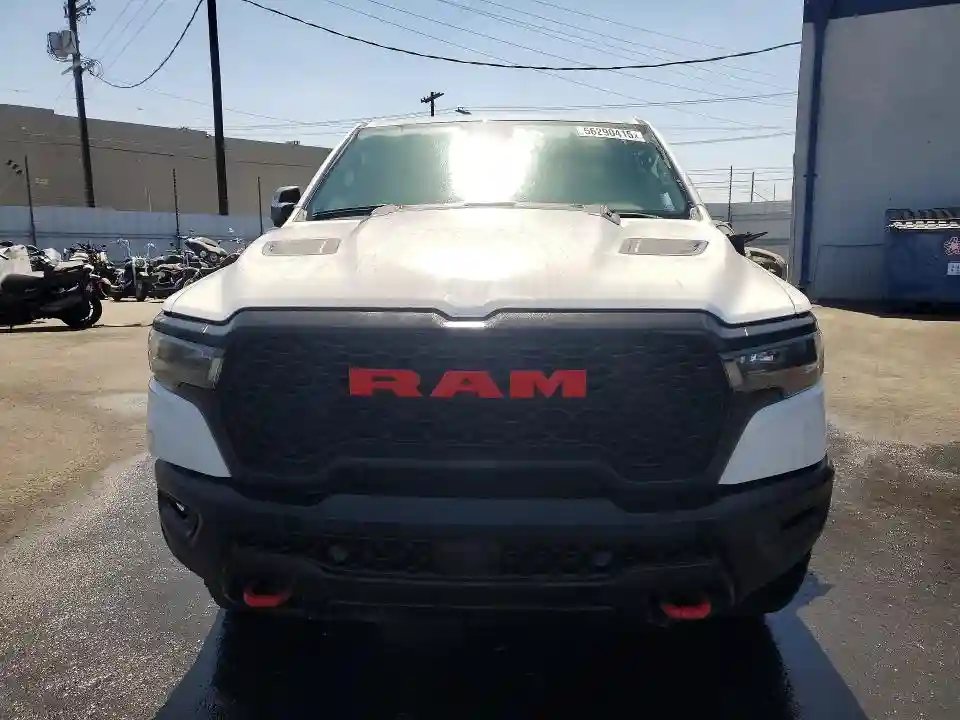 1C6SRFLP7SN570486 2025 RAM 1500-4
