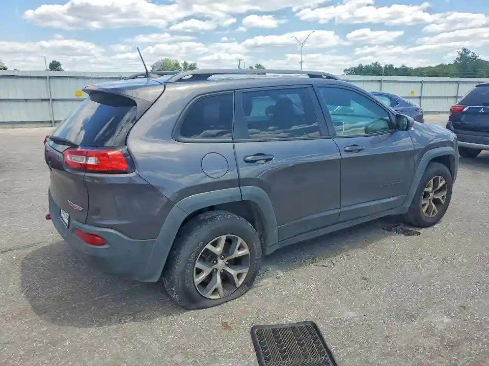 1C4PJMBX9JD610454 2018 JEEP CHEROKEE-2