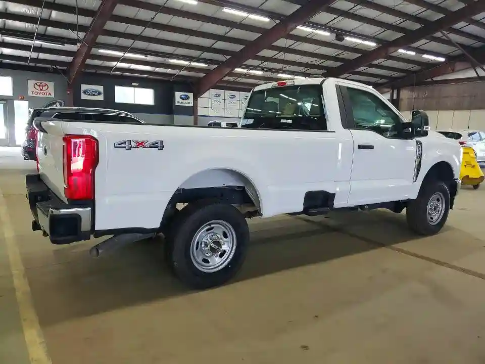 1FTBF2BA4PEE00455 2023 FORD F250-2