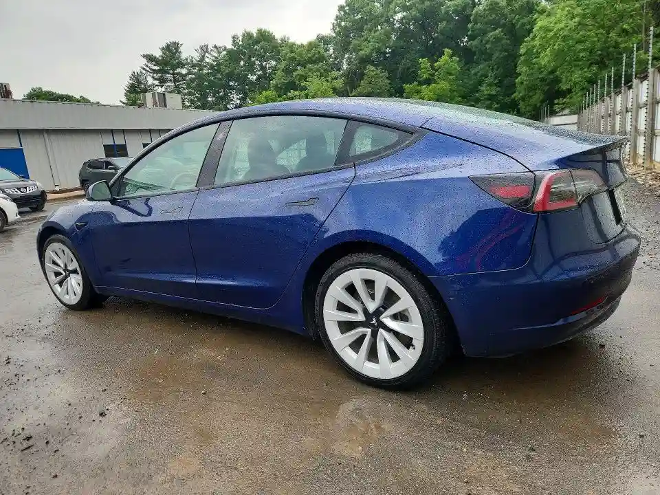 5YJ3E1EB8NF290561 2022 TESLA MODEL 3-1