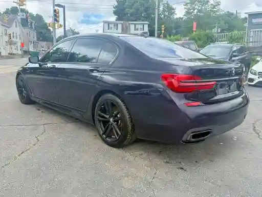 WBA7F2C55JB238705 2018 BMW 7 SERIES-1