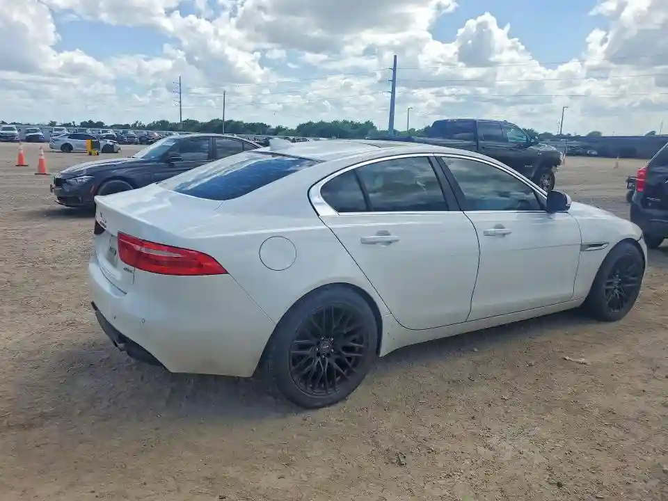SAJAE4BG0HA960627 2017 JAGUAR XE-2