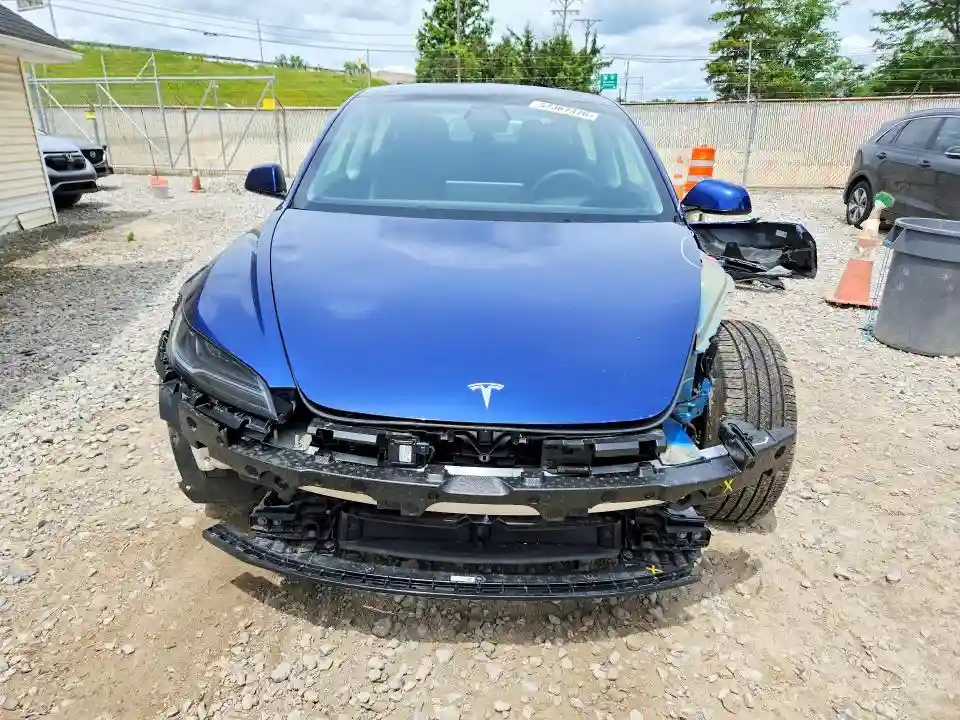 5YJ3E1EB5SF951572 2025 TESLA MODEL 3-4