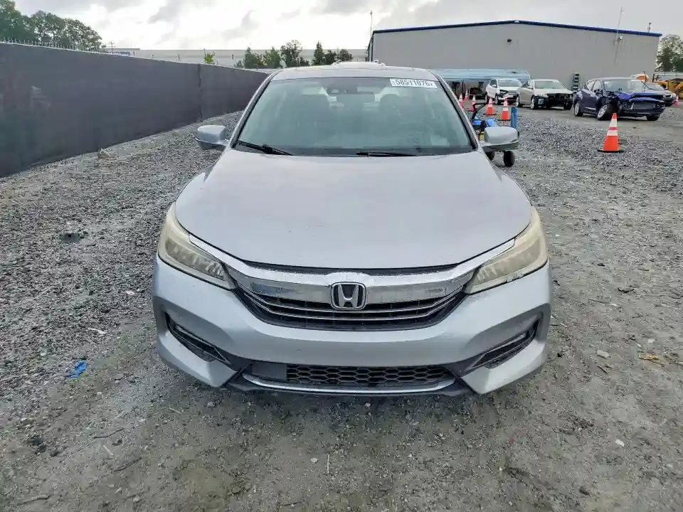 JHMCR6F75HC010686 2017 HONDA ACCORD-4