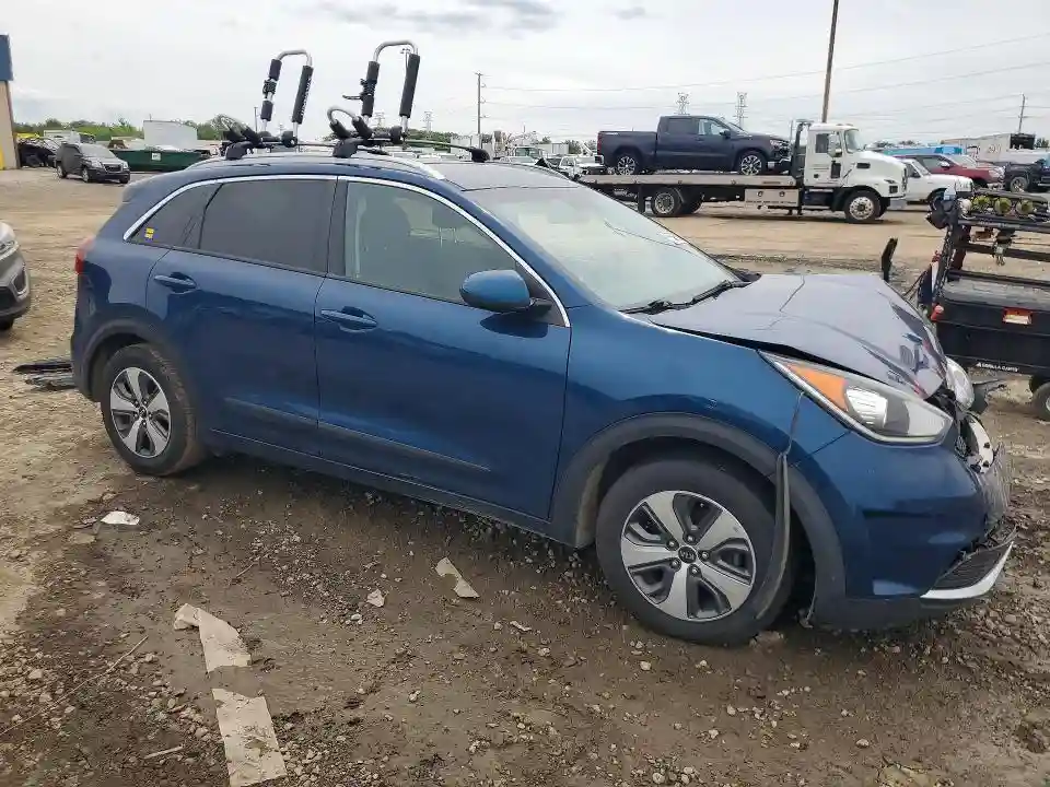 KNDCB3LC5J5124025 2018 KIA NIRO-3