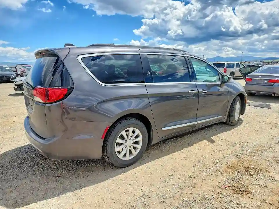 2C4RC1BG6HR688005 2017 CHRYSLER PACIFICA-2