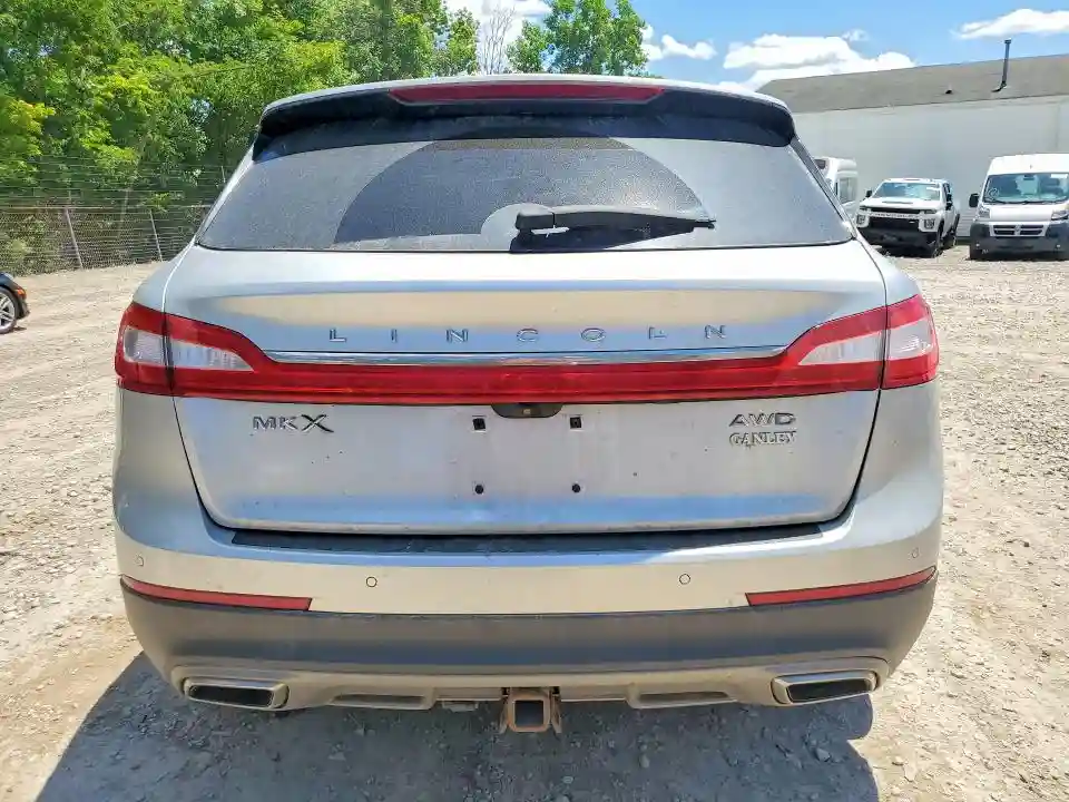 2LMTJ8LR2GBL39676 2016 LINCOLN MKX-5