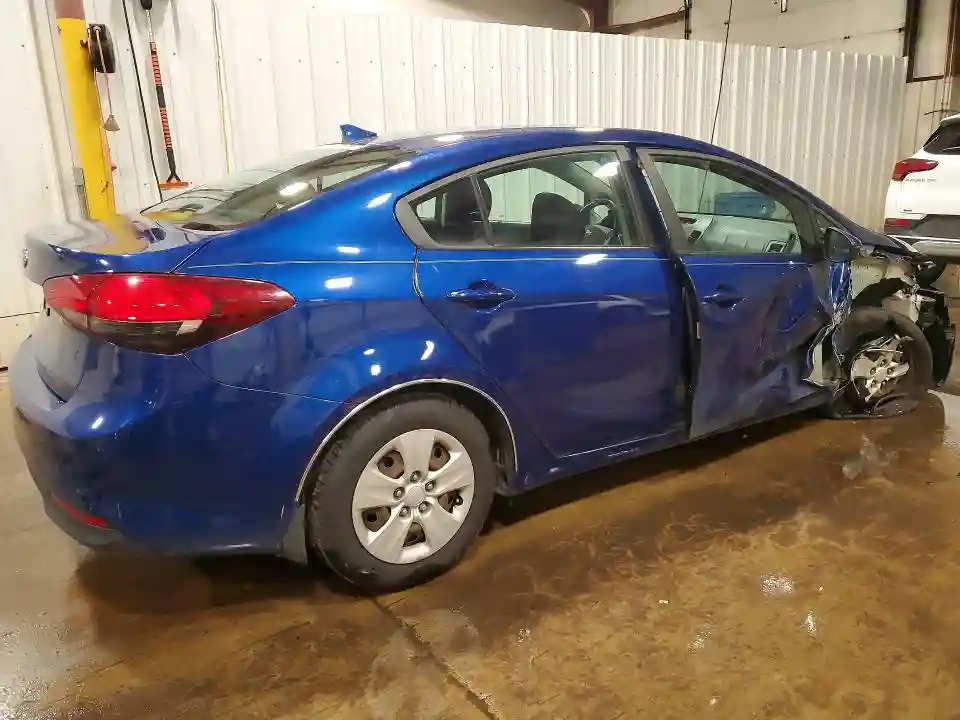 3KPFK4A72JE245852 2018 KIA FORTE-2