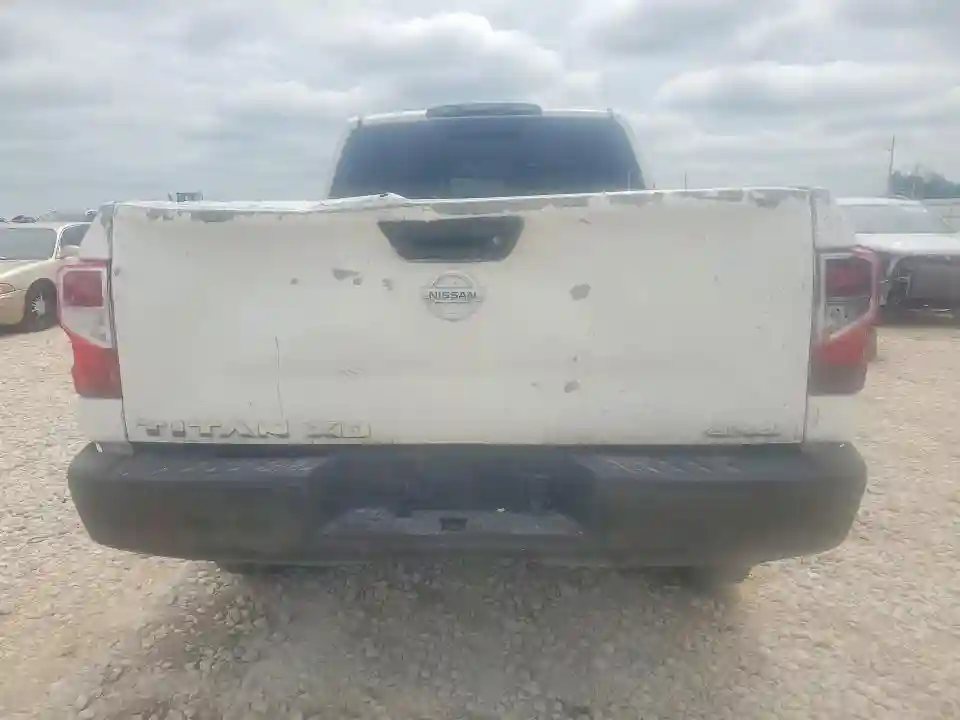 1N6AA1C32JN506699 2018 NISSAN TITAN-5
