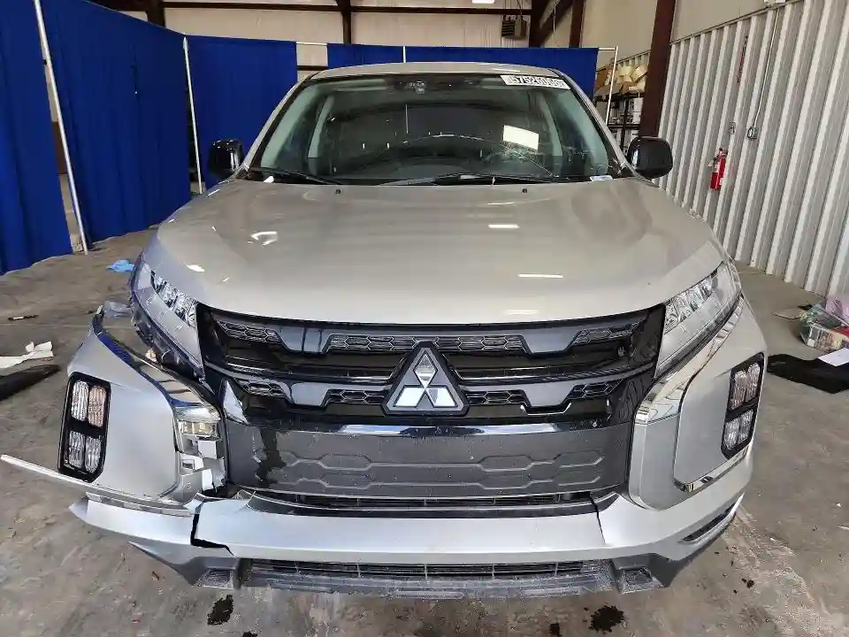 JA4ARUAU6SU006068 2025 MITSUBISHI OUTLANDER-4