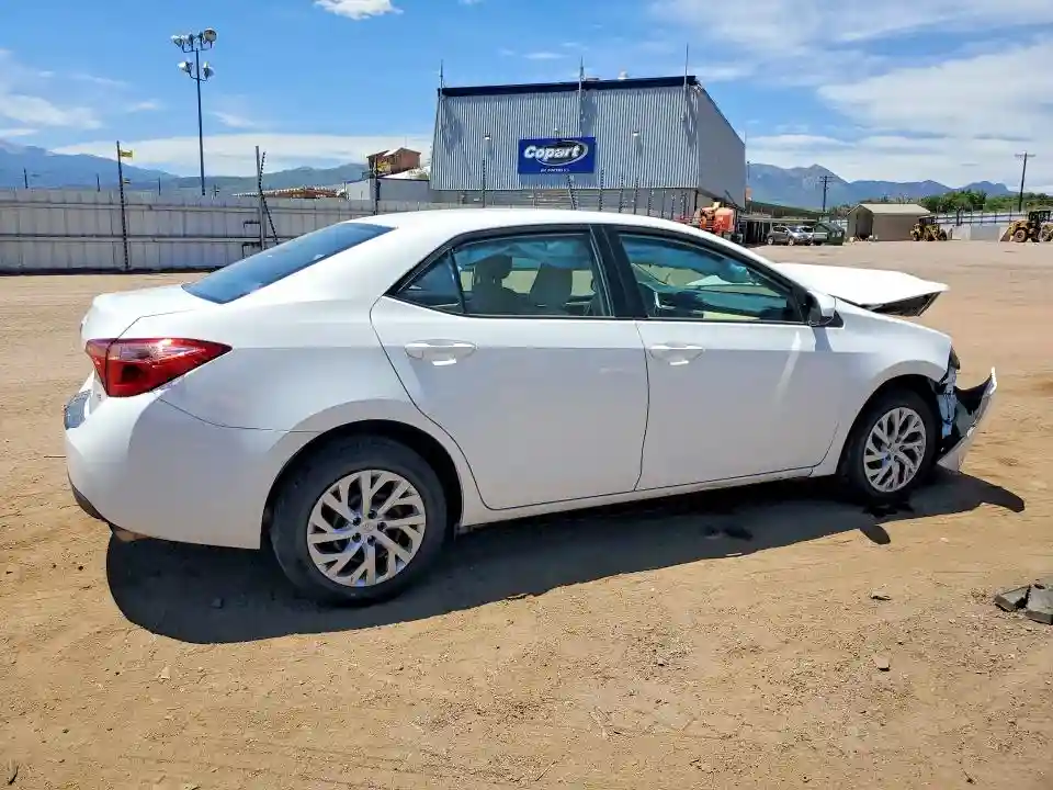 5YFBURHE2JP848700 2018 TOYOTA COROLLA-2