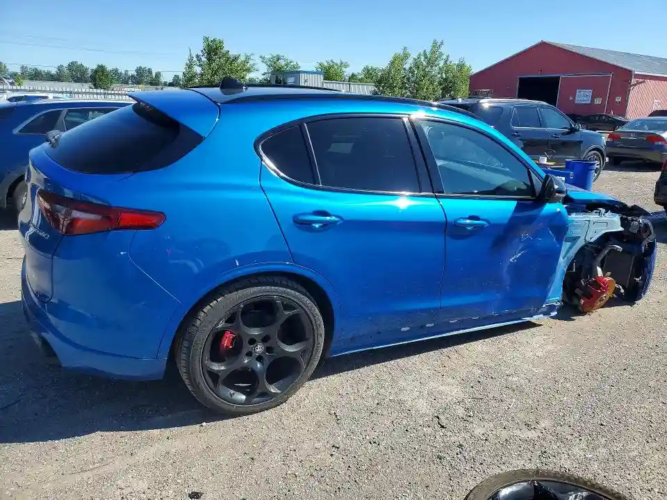 ZASPAKBN3N7D31936 2022 ALFA ROMEO STELVIO-2
