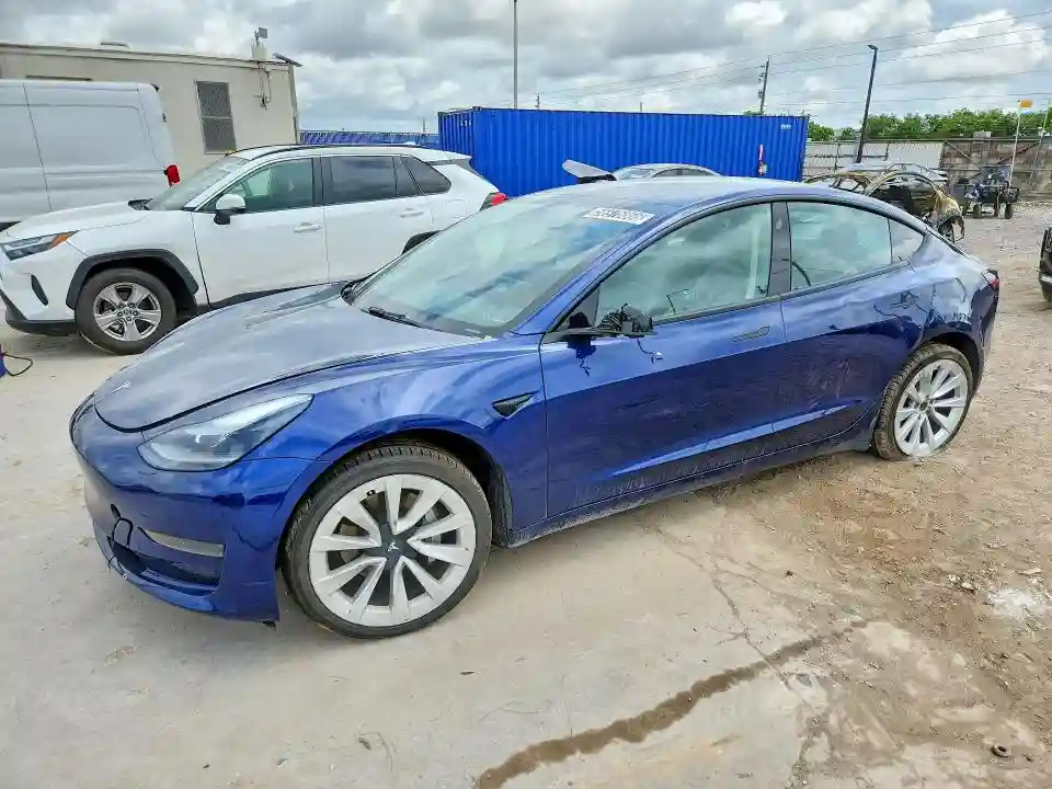 5YJ3E1EA7NF370506 2022 TESLA MODEL 3-0