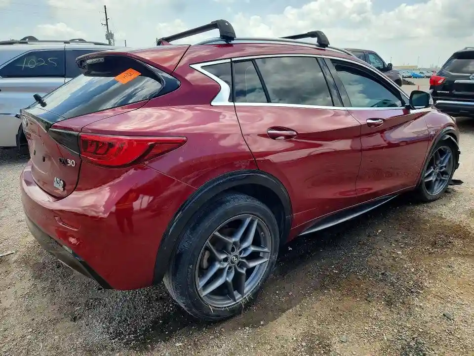 SJKCH5CP3JA047494 2018 INFINITI QX30 PREMI-2