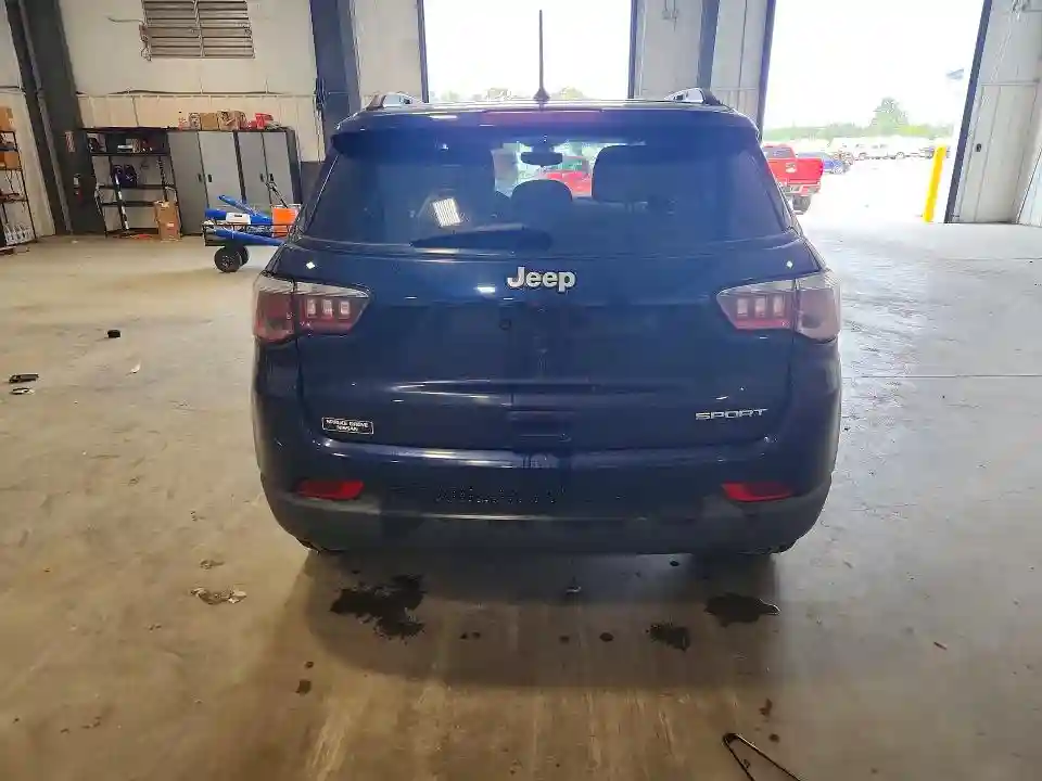 3C4NJCAB9JT136930 2018 JEEP COMPASS-5
