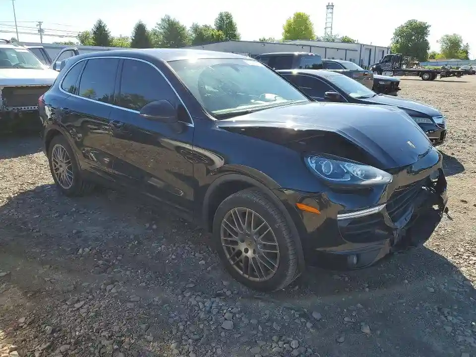 WP1AA2A2XJKA00931 2018 PORSCHE CAYENNE-3