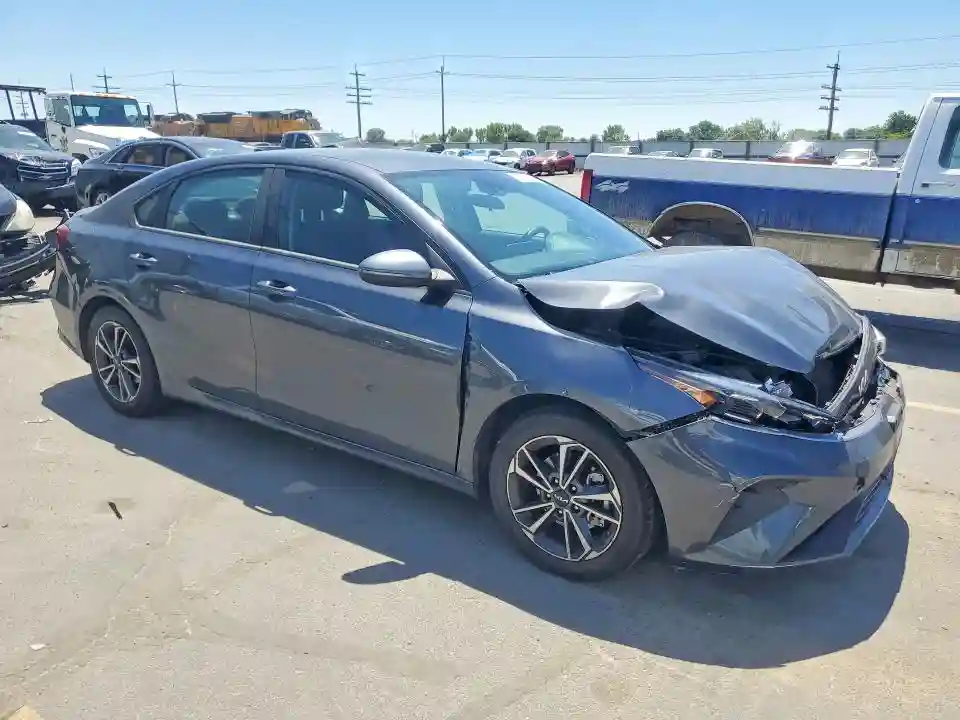 3KPF24ADXNE471911 2022 KIA FORTE-3