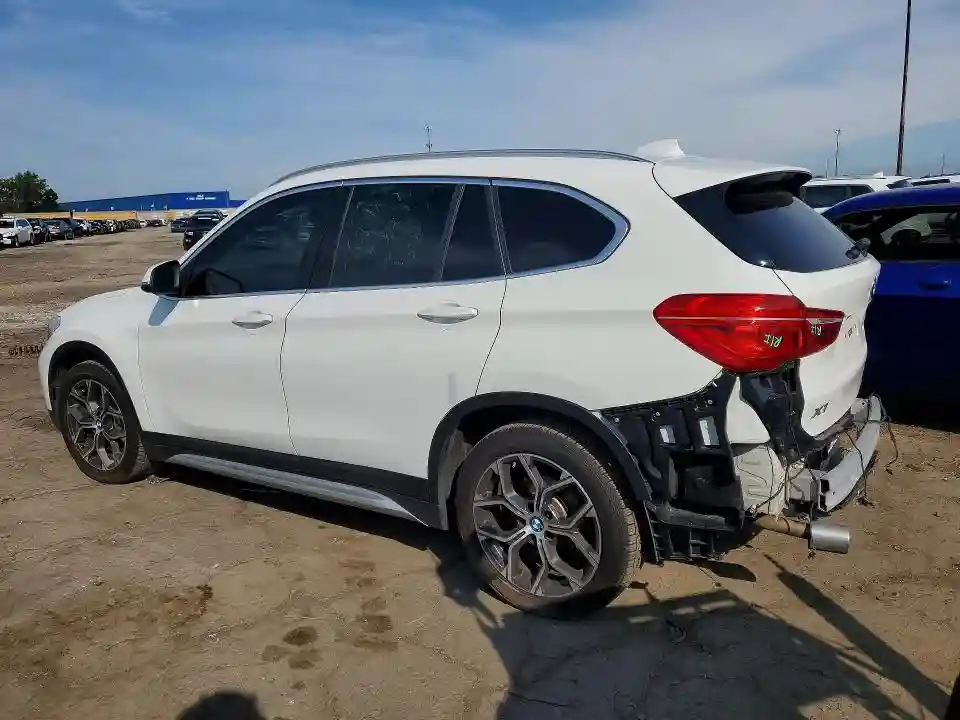 WBXJG9C07M5S73660 2021 BMW X1-1
