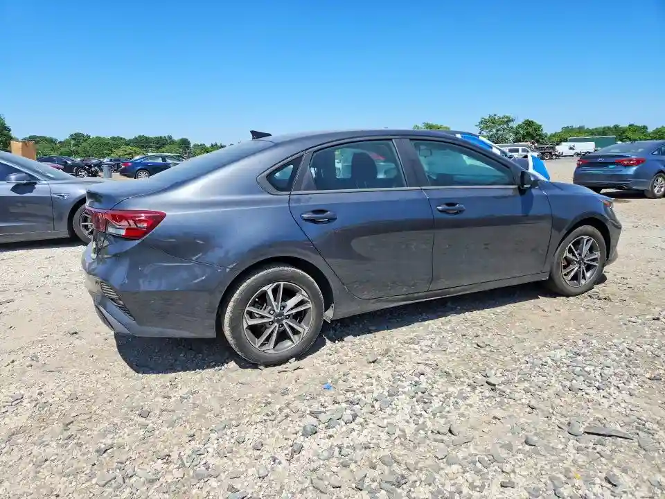 3KPF24AD9NE462164 2022 KIA FORTE-2