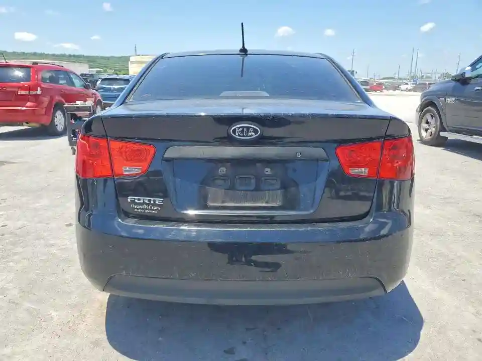 KNAFT4A21D5708885 2013 KIA FORTE-5