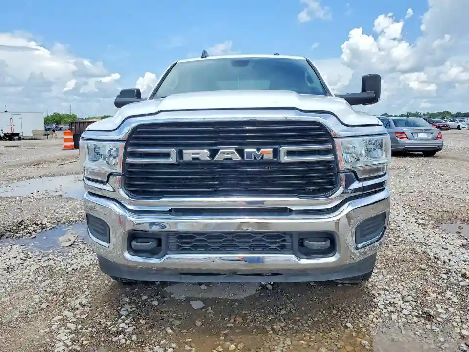 3C6UR5DL7KG520226 2019 RAM 2500-4