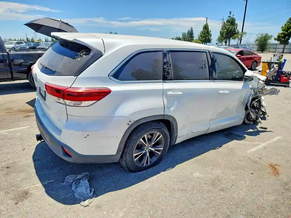 5TDZZRFH9JS251239 2018 TOYOTA HIGHLANDER-2