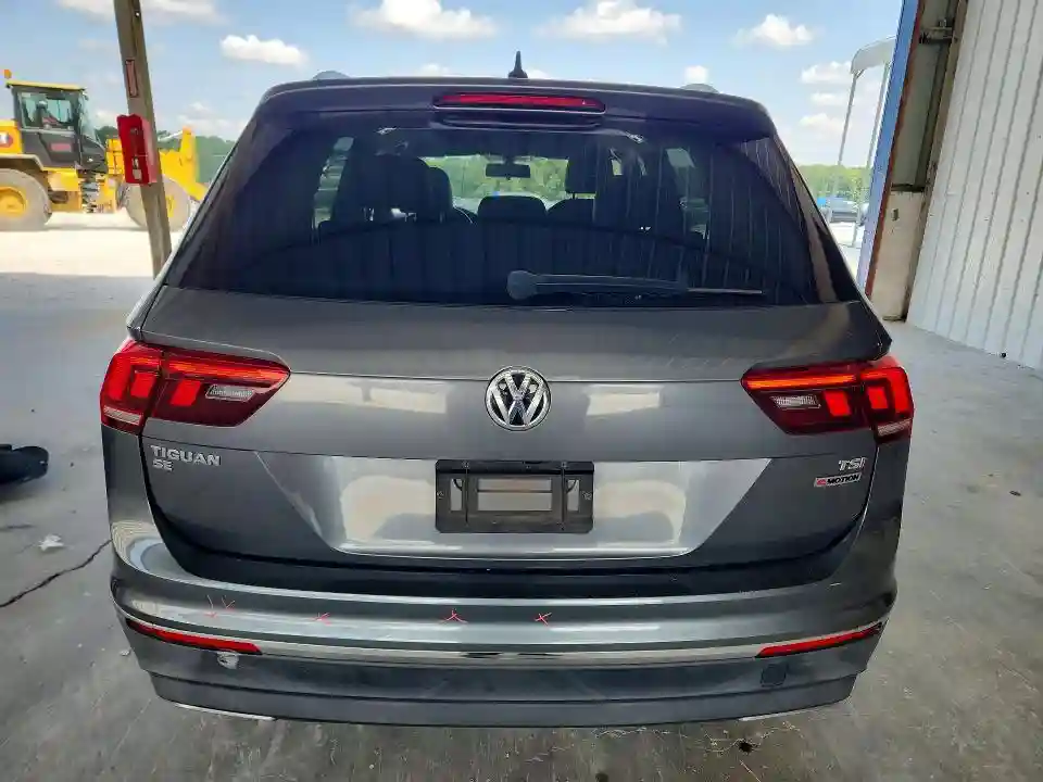 3VV2B7AX2JM061812 2018 VOLKSWAGEN TIGUAN-5